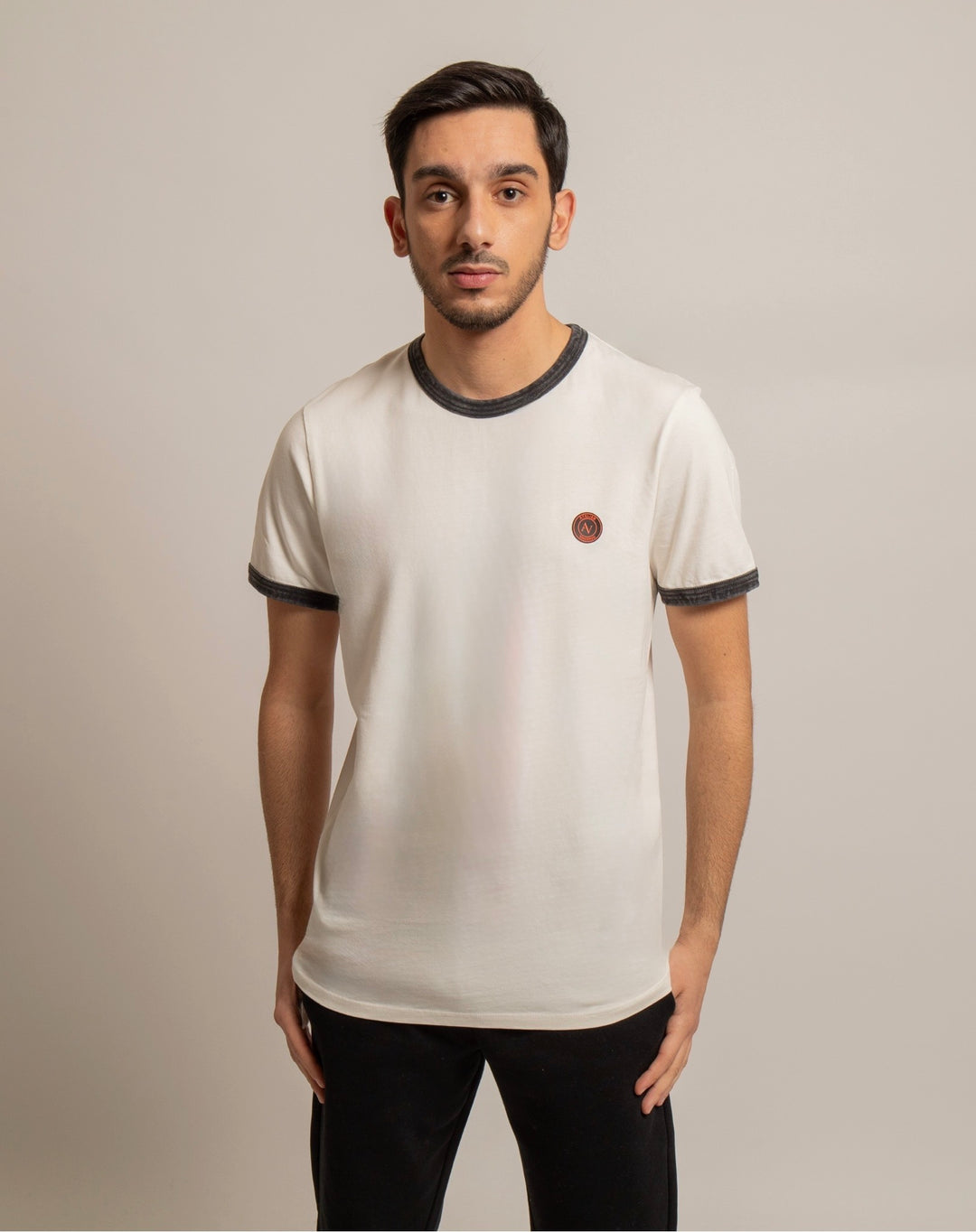 T-Shirt Homme à bord contrasté effet délavé 180g/m²