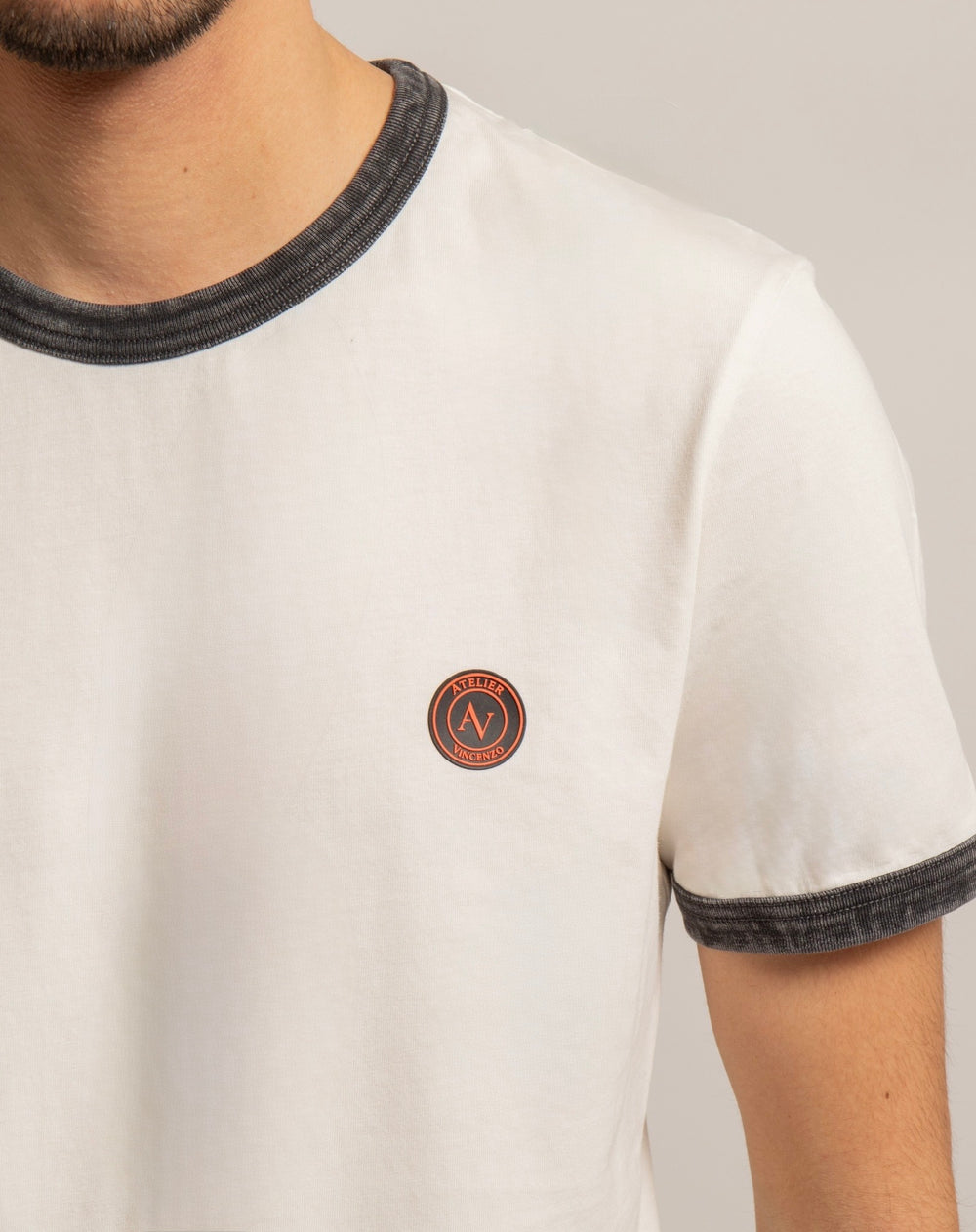 T-Shirt Homme à bord contrasté effet délavé 180g/m²