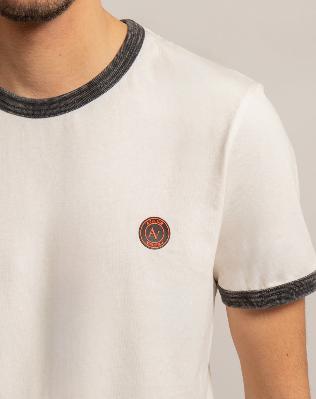 T-Shirt Homme à bord contrasté effet délavé 180g/m²